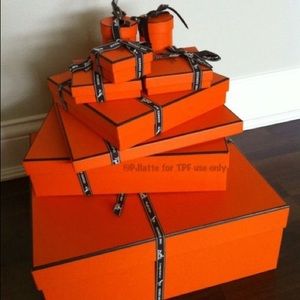 Meet your Posher, Laurie